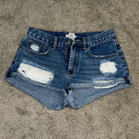 Billabong Jean shorts size 25 🩵 - Picture 1 of 5